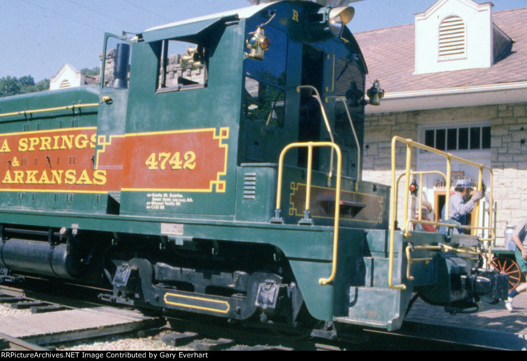 ESNA SW1 #4742 - Eureka Springs & Northern Arkansas